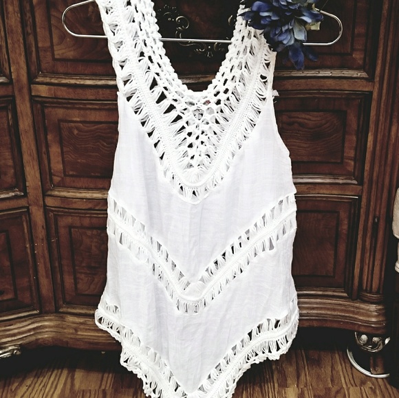 VIVID IMPORTERS of NY Tops - 🔥VIVID IMPORTERS🔥 "CROTCHET" TOP